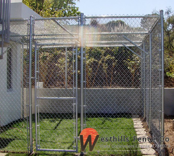 Chainlink cage (2)